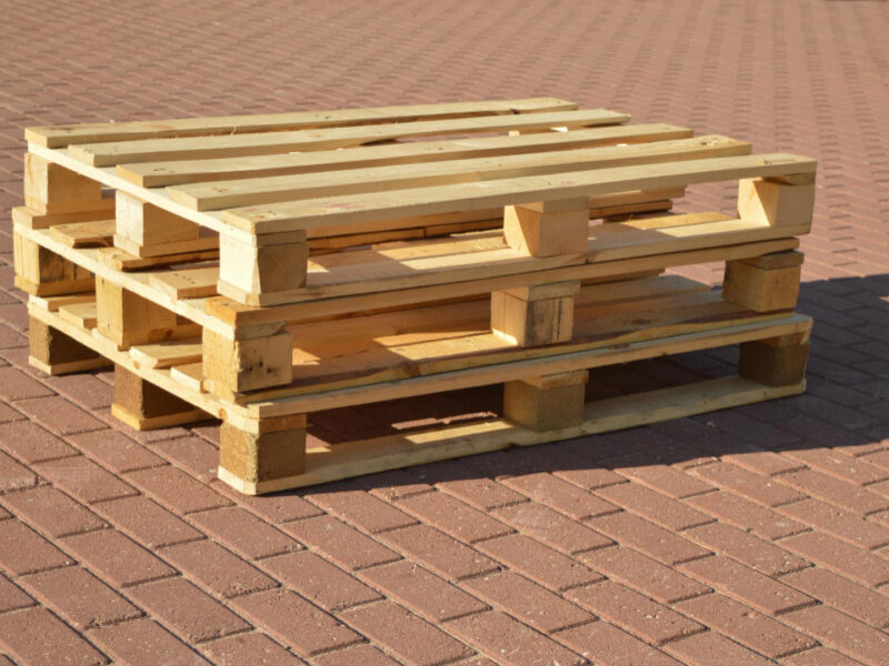 Wooden Pallets Are Placed Track Pairs Be Used As Benches