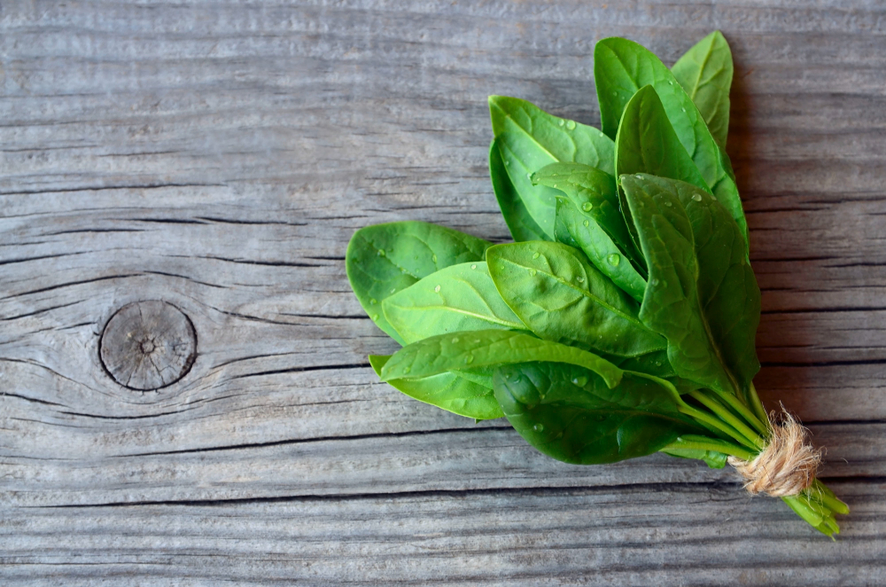 Fresh Green Organic Spinach Bundle Leaves Old Wooden Table Healthy Eating Detox Diet Food Ingredient Concept