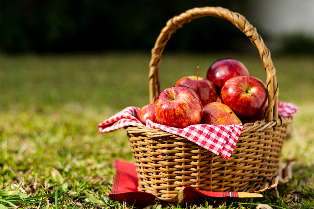 delicious-red-apples-straw-basket