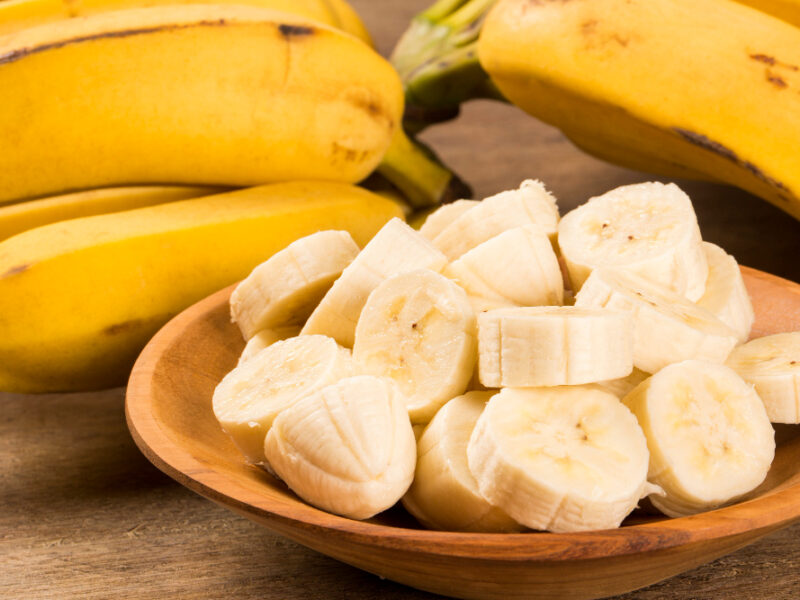 banch-bananas-sliced-banana-pot-table
